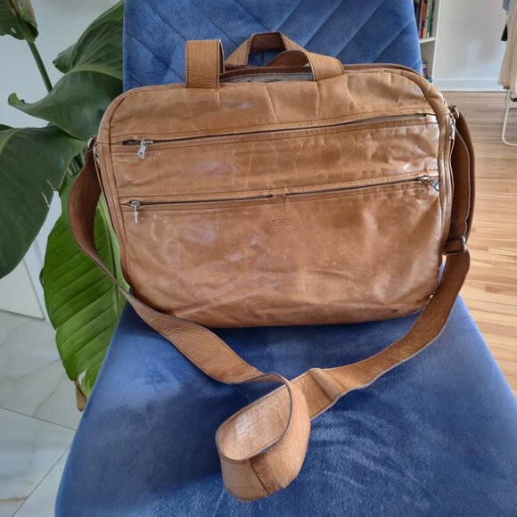 M0851 Leather Crossbody Laptop Bag - Picture 2 of 14